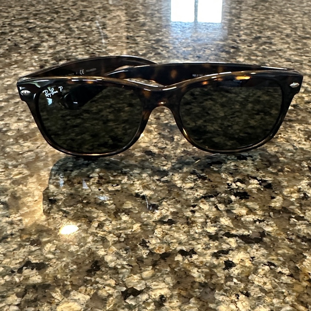 Ray-Ban Tortoiseshell Frame with Dark Green Lenses Sunglasses